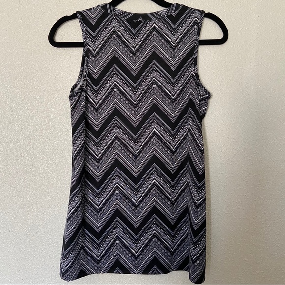 AB Studio Black and White Chevron Tank Small - Picture 2 of 7